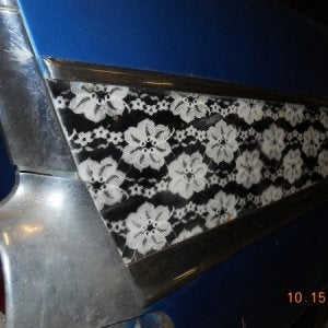 Lace painting on quarters